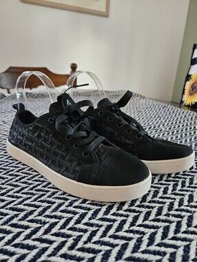 KOOLABURRA by Ugg Black Woven Pattern Canvas SkateSneakers: Women's Size 9.5